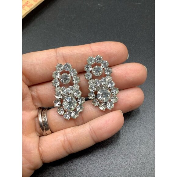 Rhinestones Earrings Clip On Clear Chatons Silver Tone Vintage Costume Earrings - Picture 2 of 6